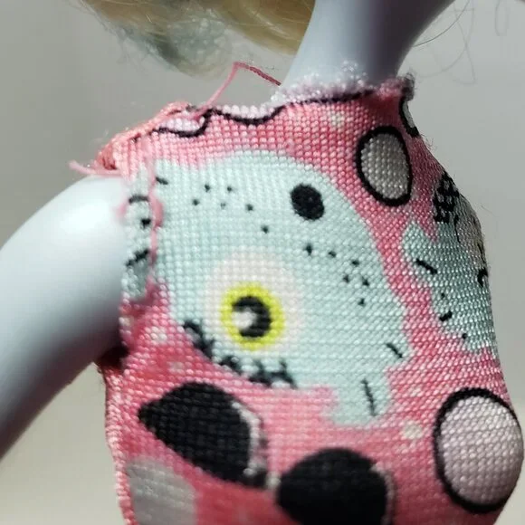 Monster High Doll Emoji Lagoona Blue - Picture 7 of 7